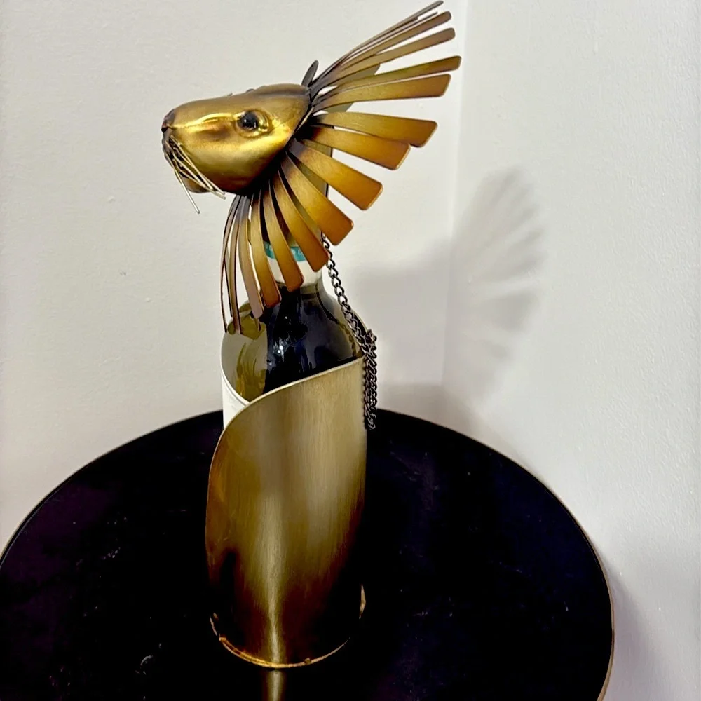 Vintage Pier 1 Gold Metal Lion Single Wine Bottle Holder Stand.